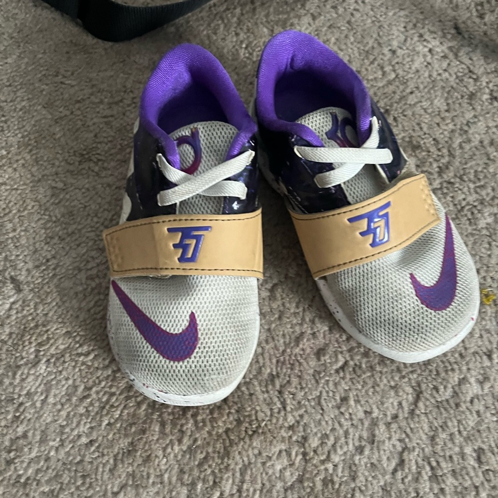 Toddler Nike shoes